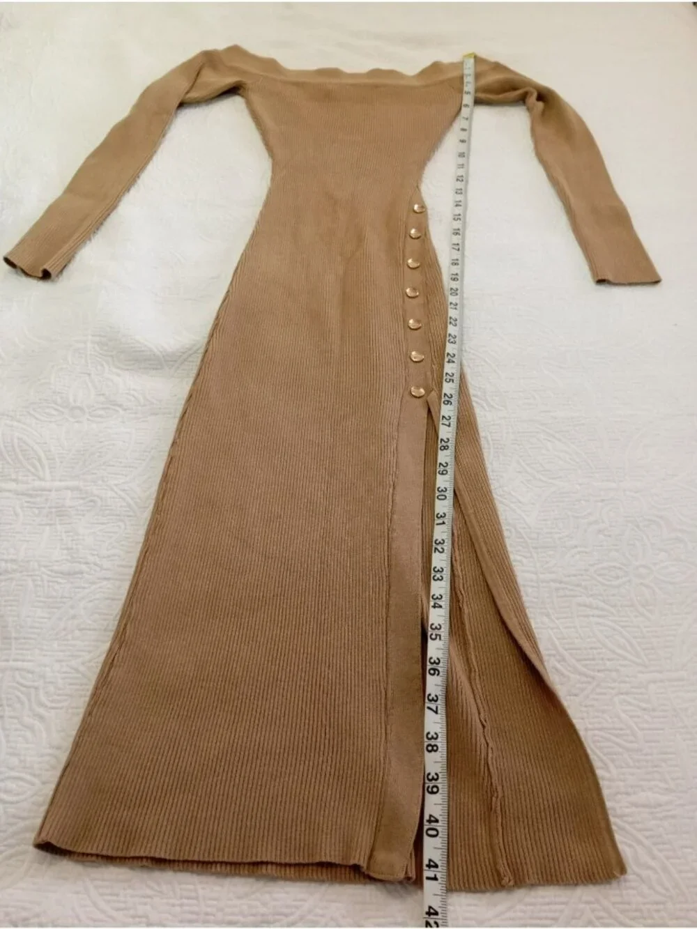 Hera Collection Ribbed Bodycon Knit Dress Gold Side Buttons Off-Shoulder Camel S